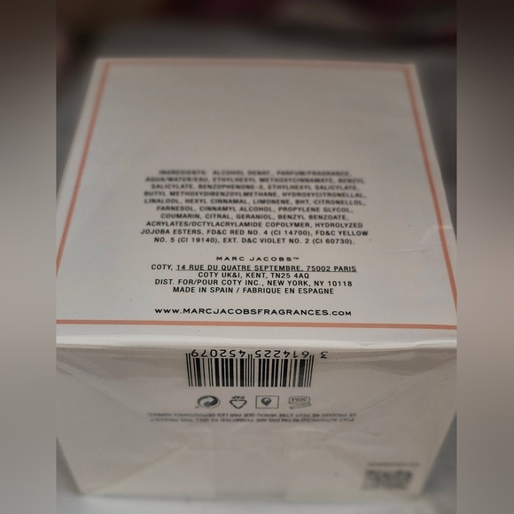 NIB Daisy Love by Marc Jacobs E.D.T.-50ML/ 1.7FL OZ - Picture 9 of 9